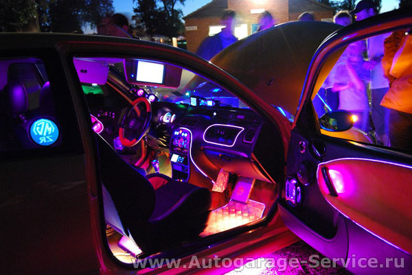 Атмосферная LED подсветка для салона автомобиля